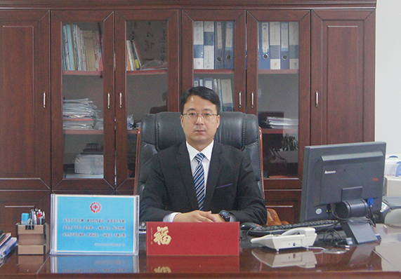 The deputy manager:Yang bin